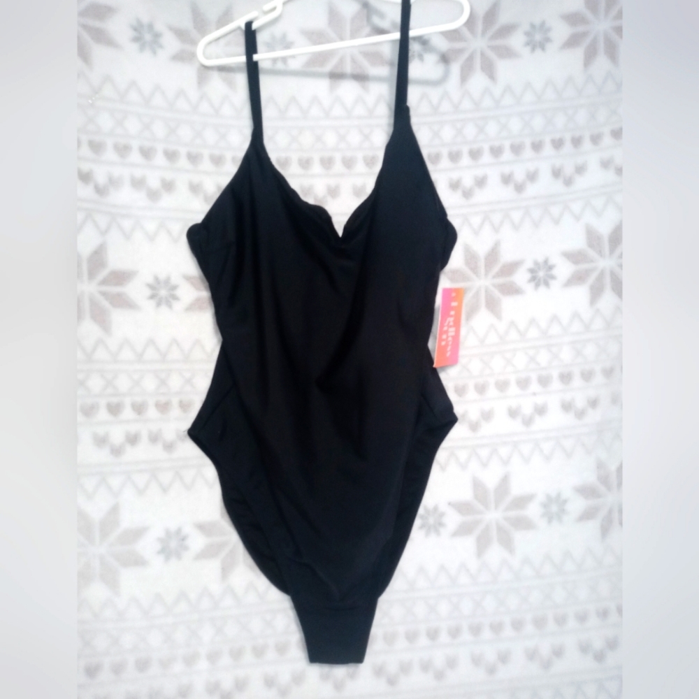 💥NWOT Women's one piece black bathing suit size L new never worn